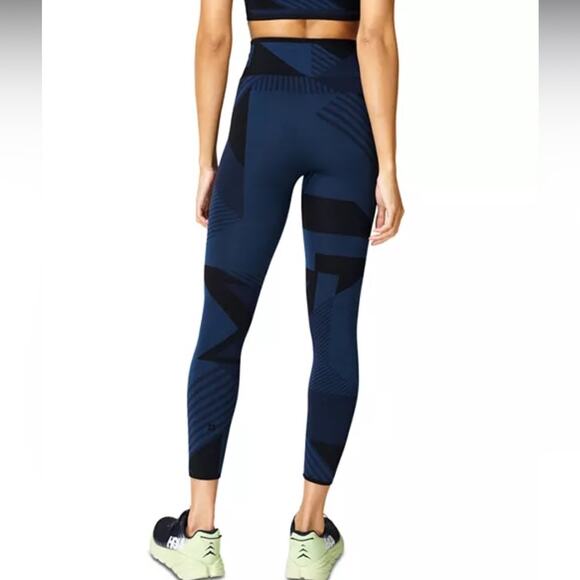 Sweaty Betty Interval Seamless 7/8 Workout Leggings
Navy Blue Block Jacquard M - Picture 2 of 10
